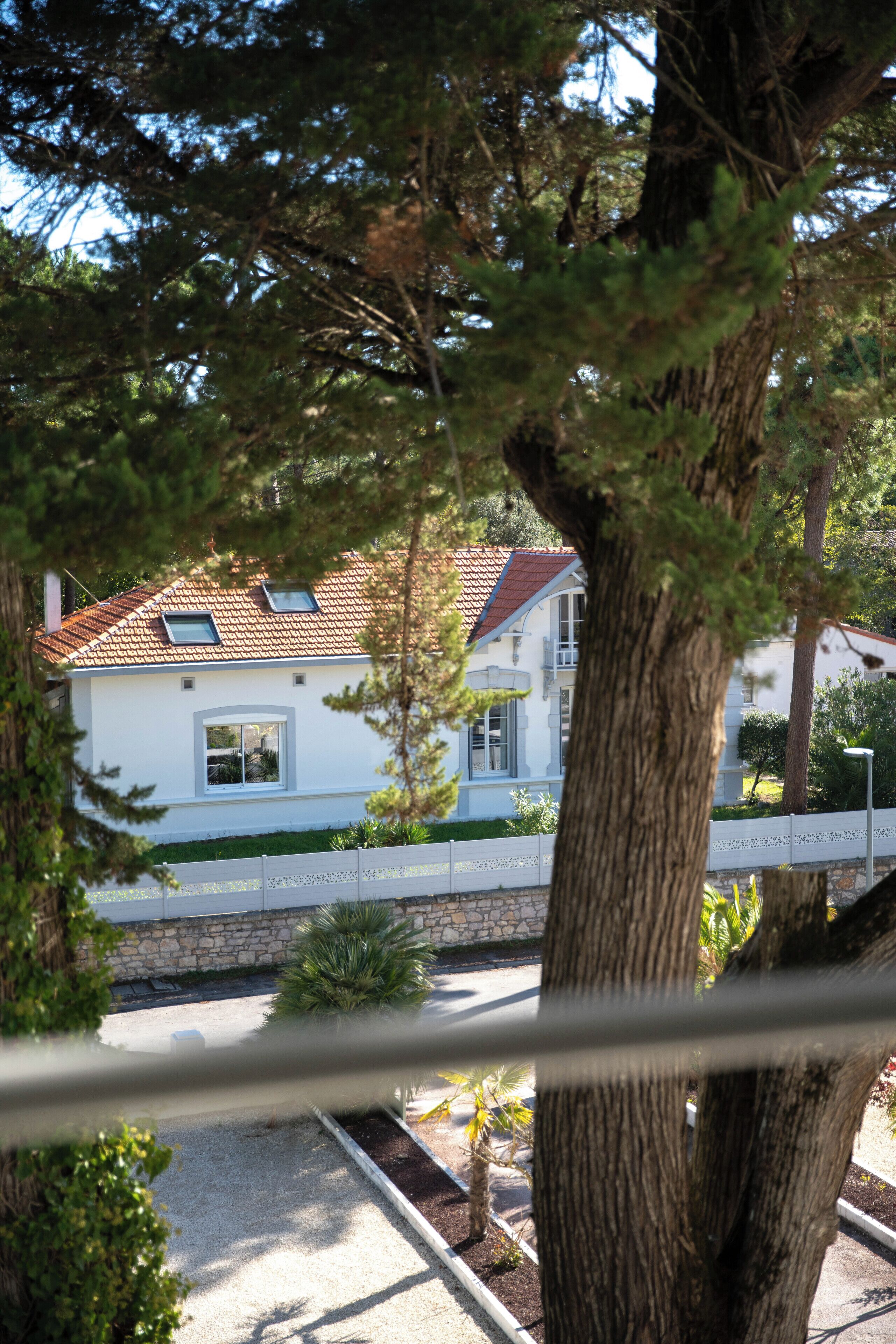 Minibar, iron/ironing board, free WiFi, bed sheets