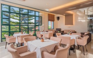 Free daily buffet breakfast  - Oscar Hotel (Zakynthos)