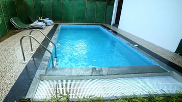 Vila premium, 2 quartos, vista para o lago | Piscina externa