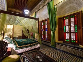 Suíte luxo, suíte (Kaftan) | 1 quarto, roupas de cama premium, frigobar, Wi-Fi