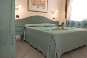 Apartment, 1 Bedroom, Kitchenette | In-room safe, bed sheets - Residence Cala Viola (Orosei)