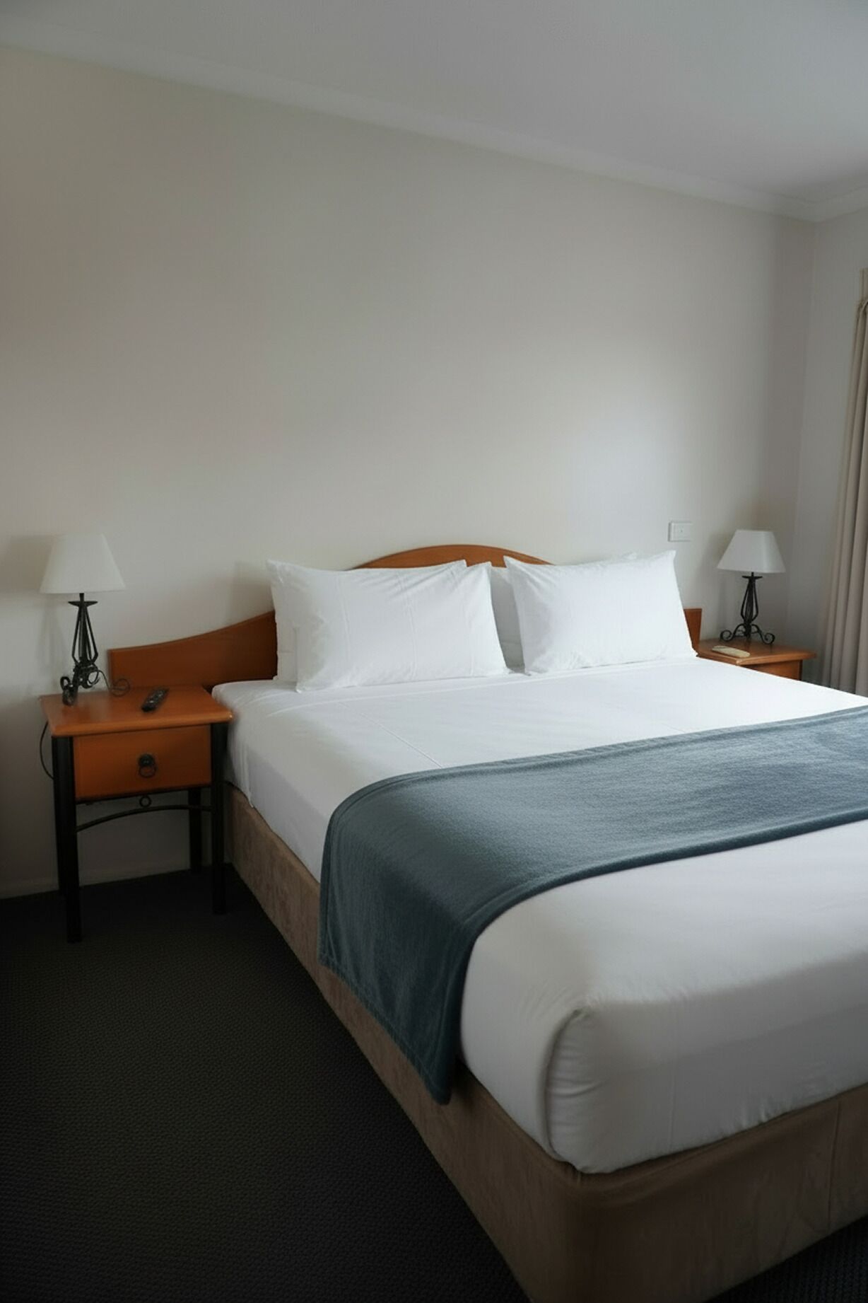 客房内保险箱、熨斗/熨衣板、免费 WiFi、床单