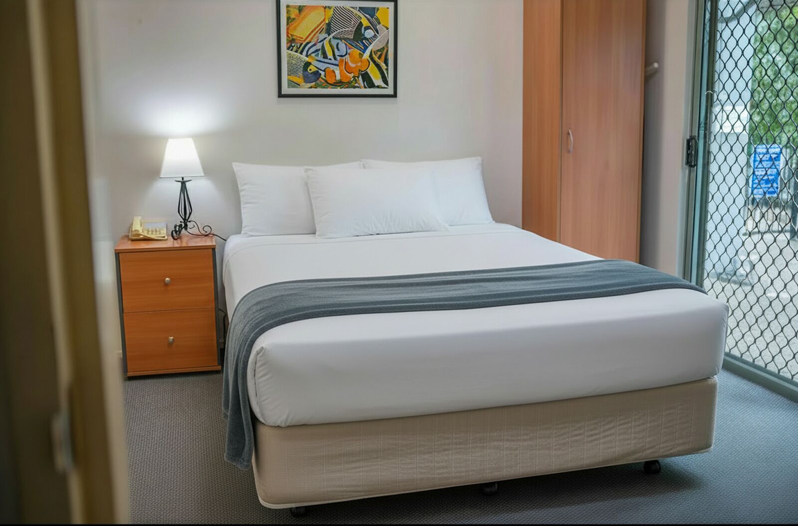 Accessible King Room | 客房内保险箱、熨斗/熨衣板、免费 WiFi、床单