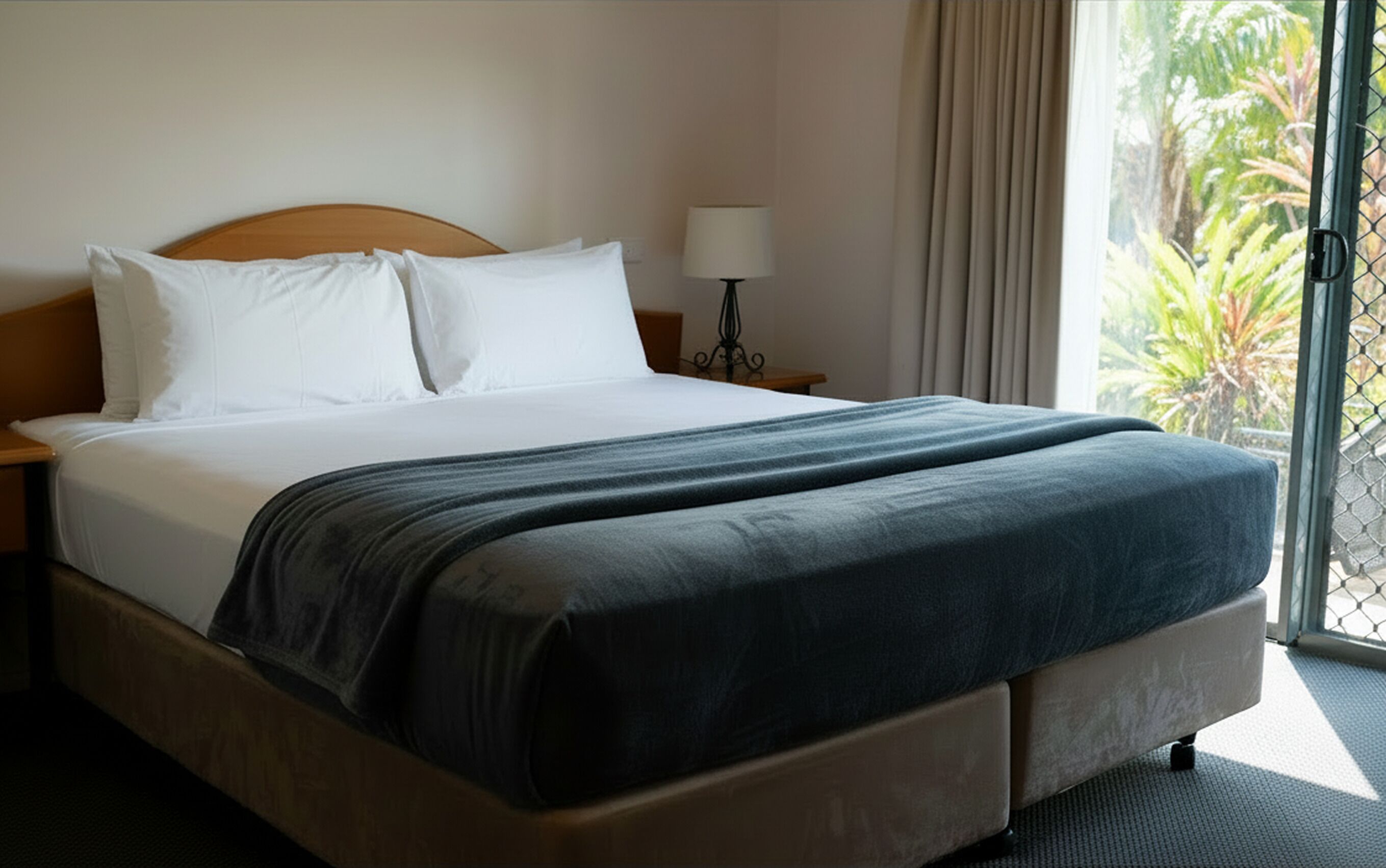 King Room with Patio | 客房内保险箱、熨斗/熨衣板、免费 WiFi、床单