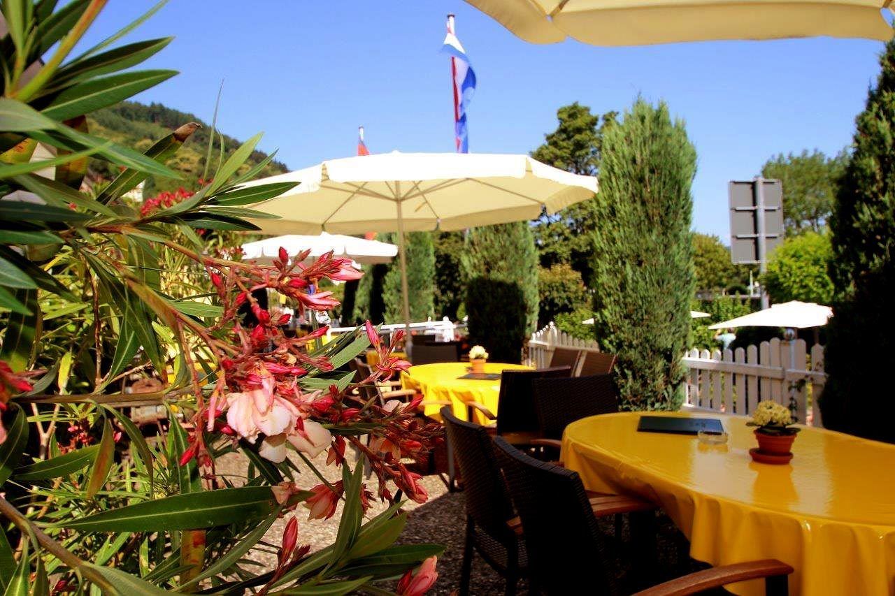 breakfast, lunch, dinner served; al fresco dining