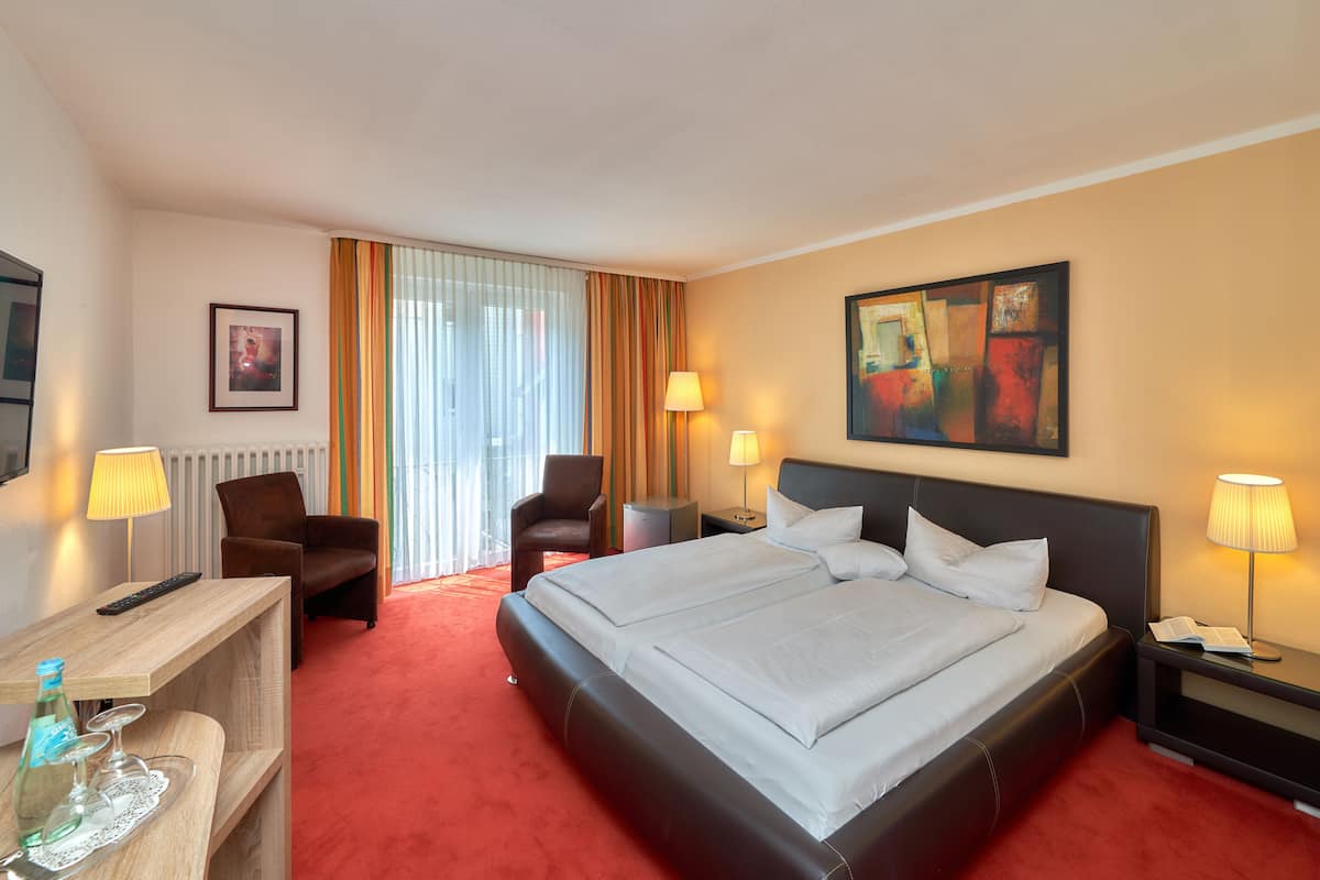 Minibar, in-room safe, desk, free cots/infant beds