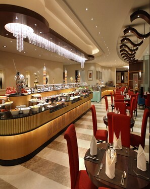 Daily English breakfast for a fee - Al Marwa Rayhaan by Rotana (Makkah)