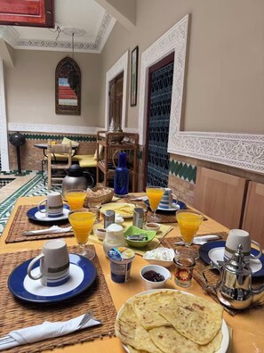 Daily continental breakfast for a fee - Riad Zara (Marrakech)
