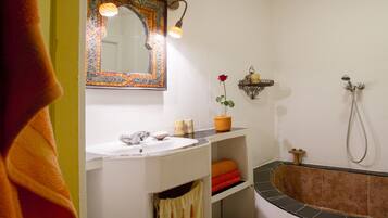 Douche, douche cascade, articles de toilette (gratuits)