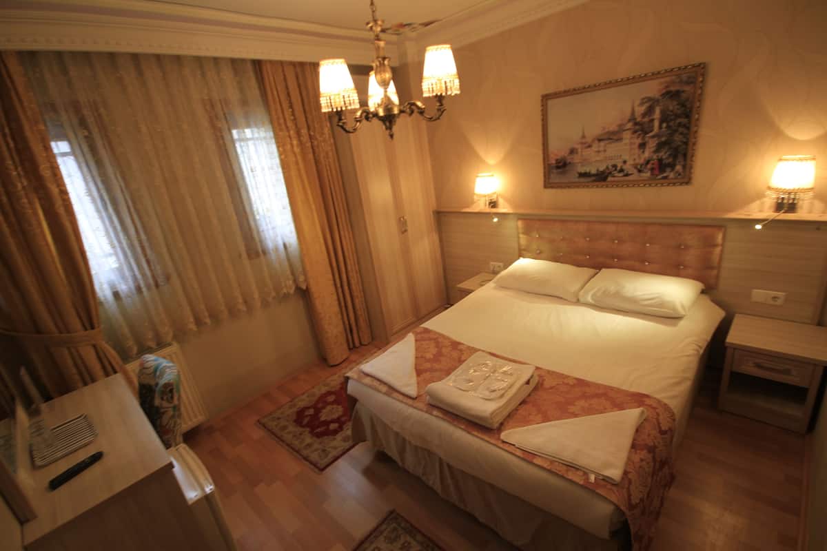 Select Comfort beds, minibar, in-room safe, soundproofing