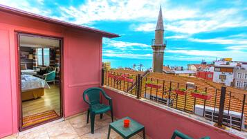 Cobertura panorâmica, 2 quartos, vista para o mar | Terraço/pátio