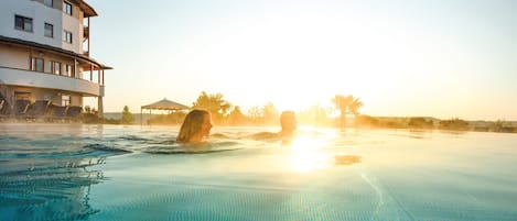 4 indoor pools, 4 outdoor pools, pool umbrellas, sun loungers