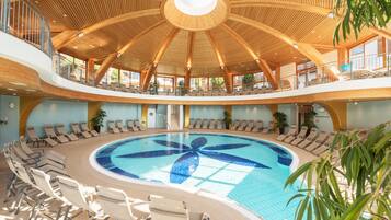4 indoor pools, 4 outdoor pools, pool umbrellas, sun loungers