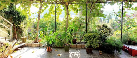 Appartement Confort, 2 chambres, terrasse, vue sur le jardin (for 4 people) | Vue de la chambre