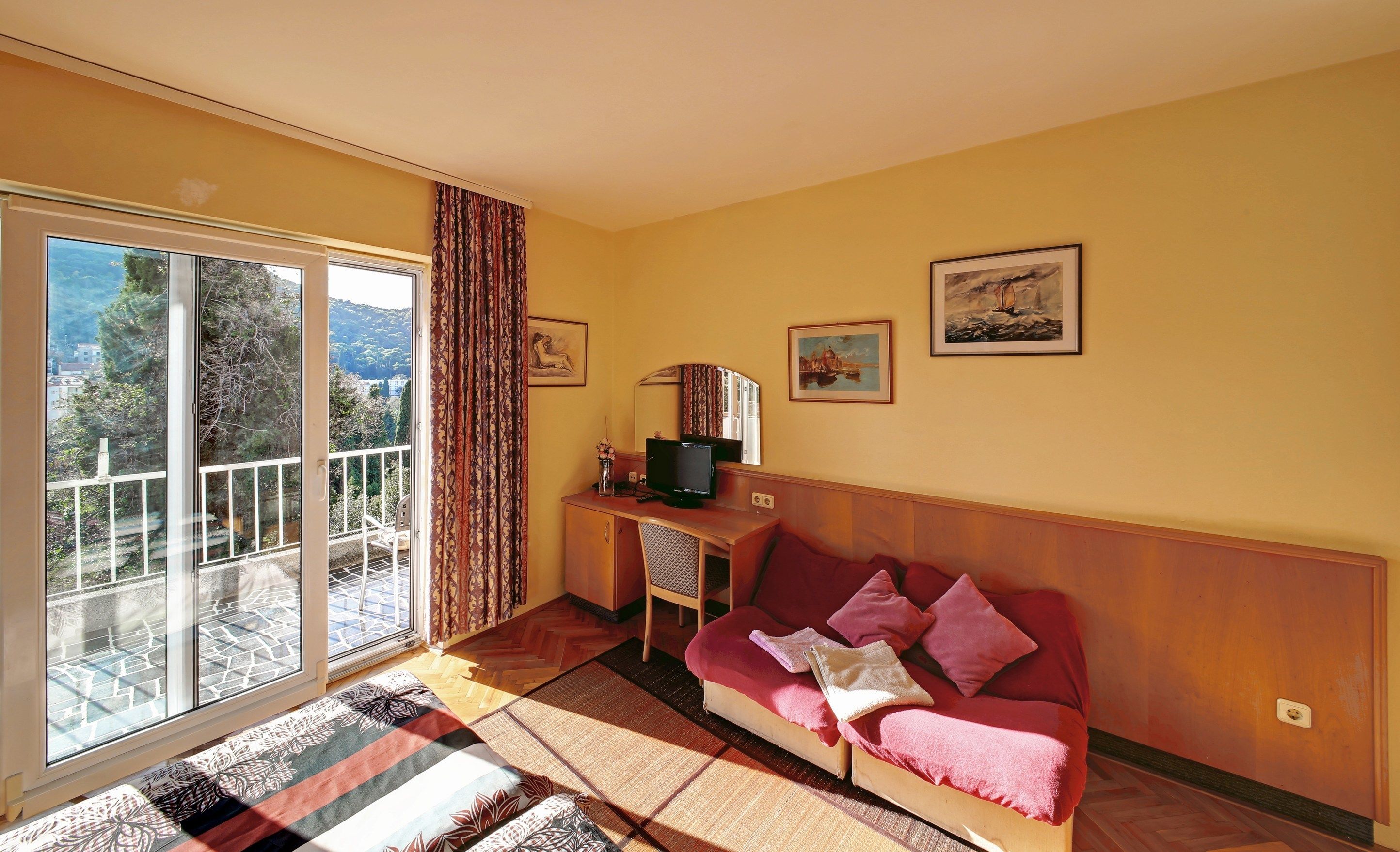 Panoramic Apartment, Balcony (for 5 people) | Rollaway beds, free WiFi