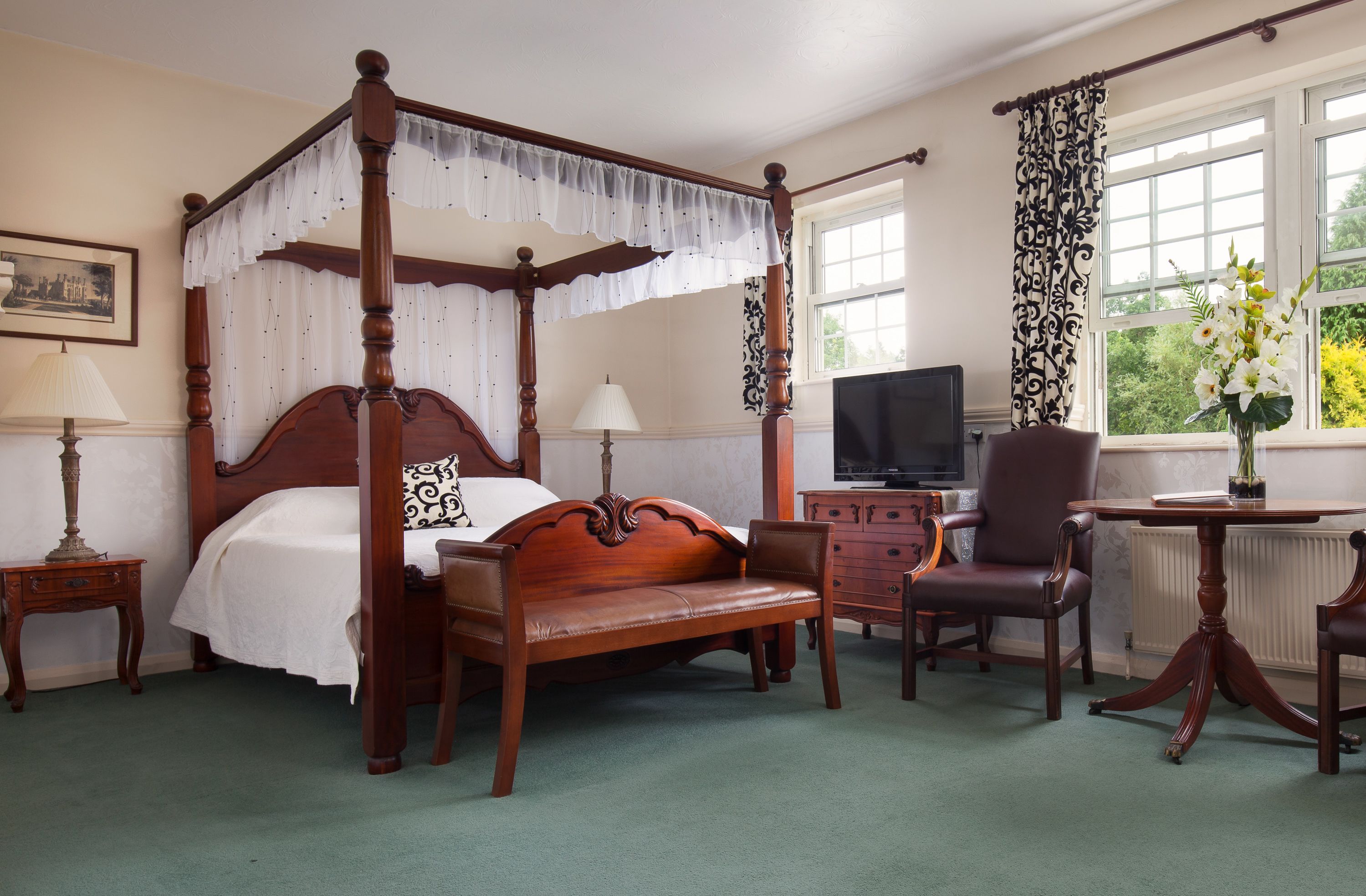 superior double room | individually decorated, individually furnished, desk, iron/ironing board