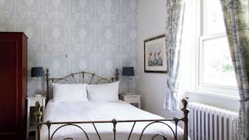 Economy Double Room | Hypo-allergenic bedding available, desk, iron/ironing board (on request)