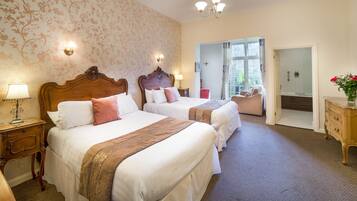 Habitación doble superior | Decoración individual, mobiliario individual, escritorio