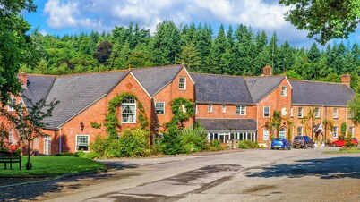 Fox & Hounds Country Hotel