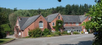 Fox & Hounds Country Hotel