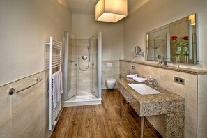 Free toiletries, hair dryer, towels - Weinhaus Wöhler (Schwerin)