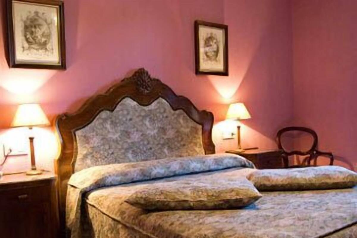 Triple Room | Free WiFi, bed sheets