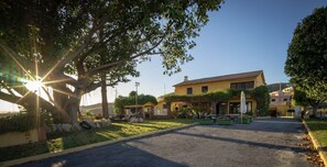 Front of property - Hotel Rural Cortijo Amaya - Bed & Breakfast (Torrox)