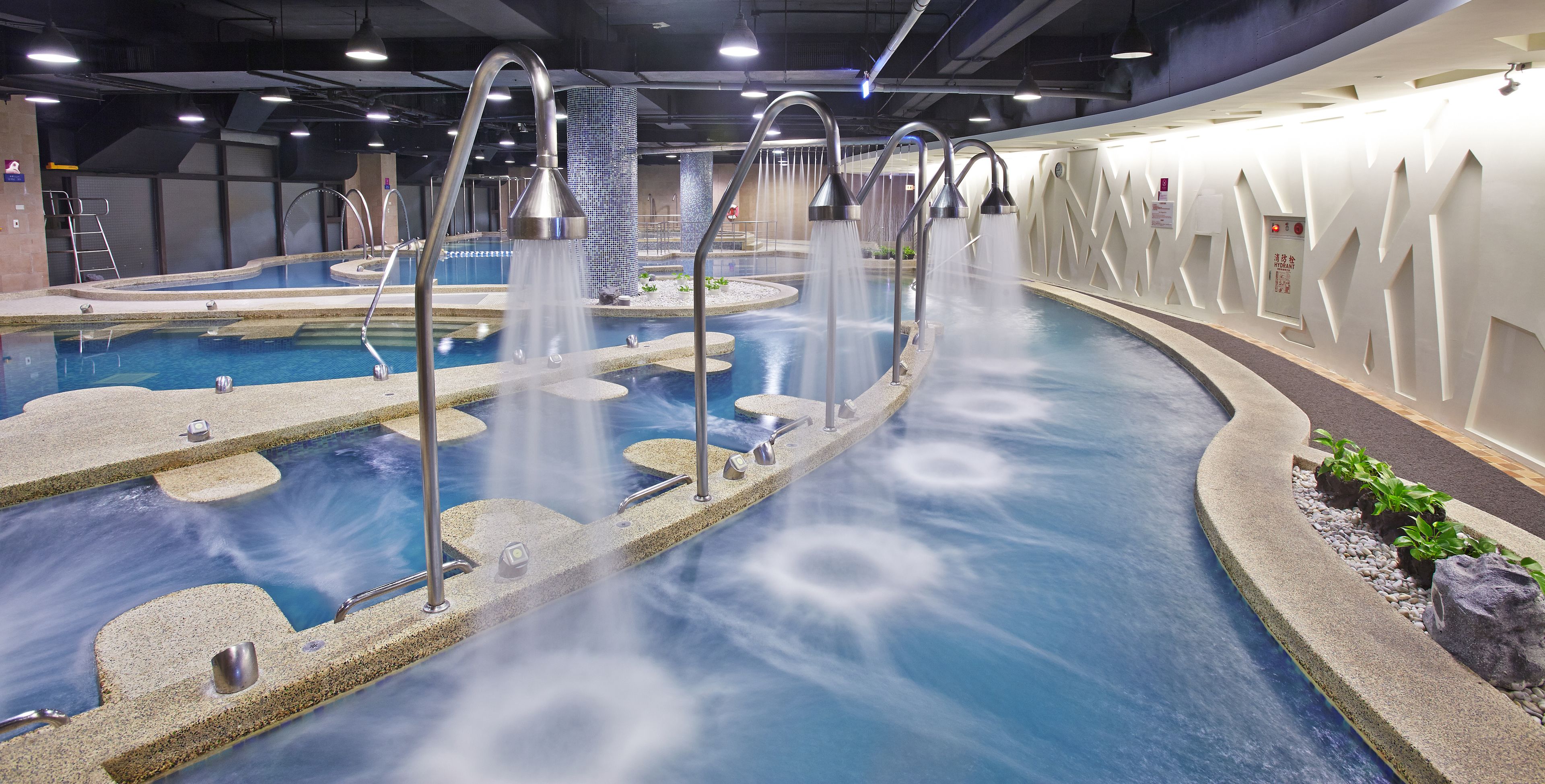 室內 SPA 浴池