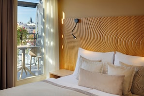 Superior Double Room with Balcony | Minibar, in-room safe, desk, laptop workspace