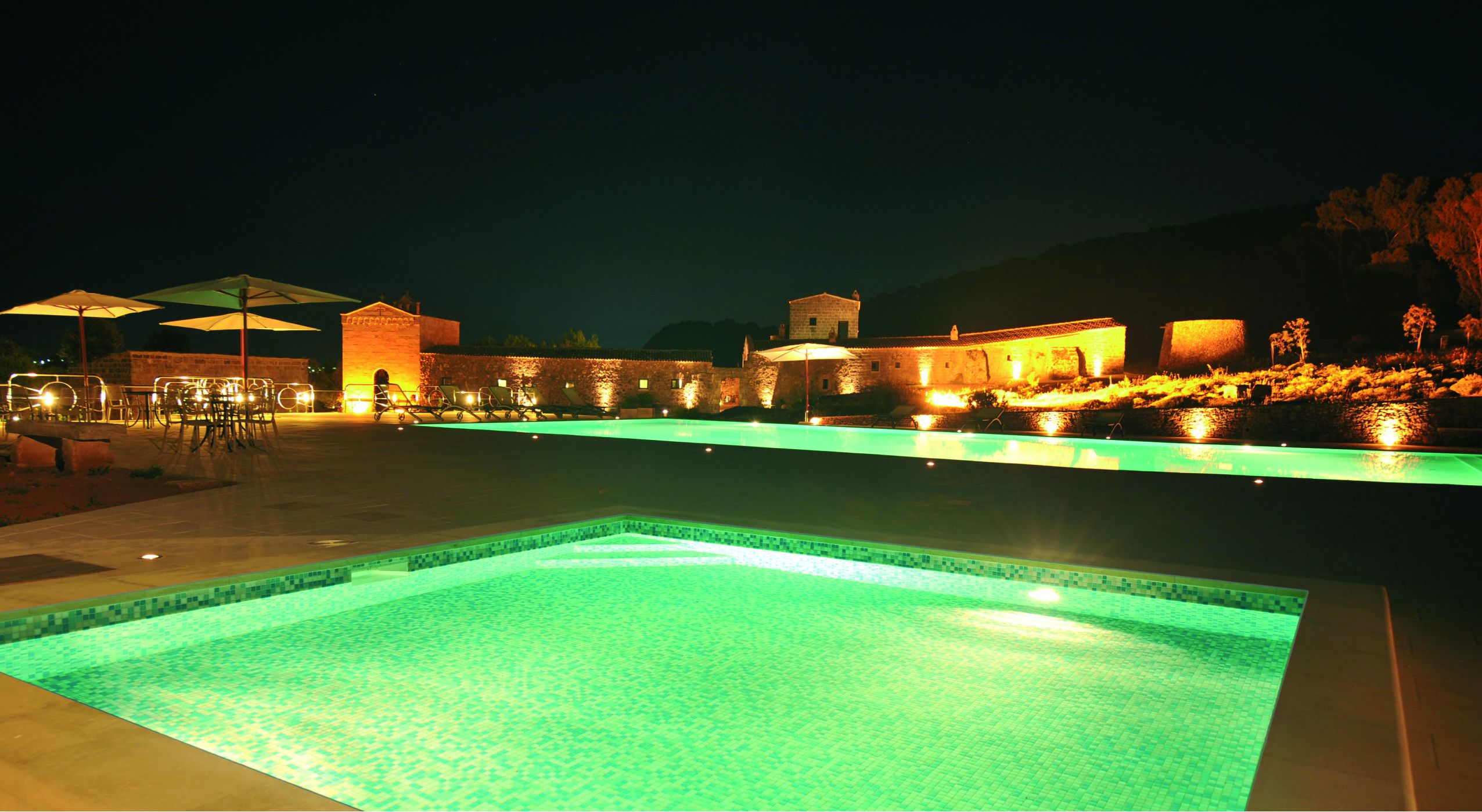 Seasonal outdoor pool