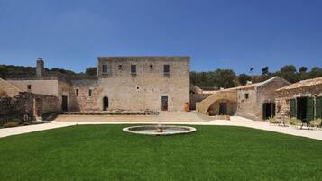 Bagian depan properti