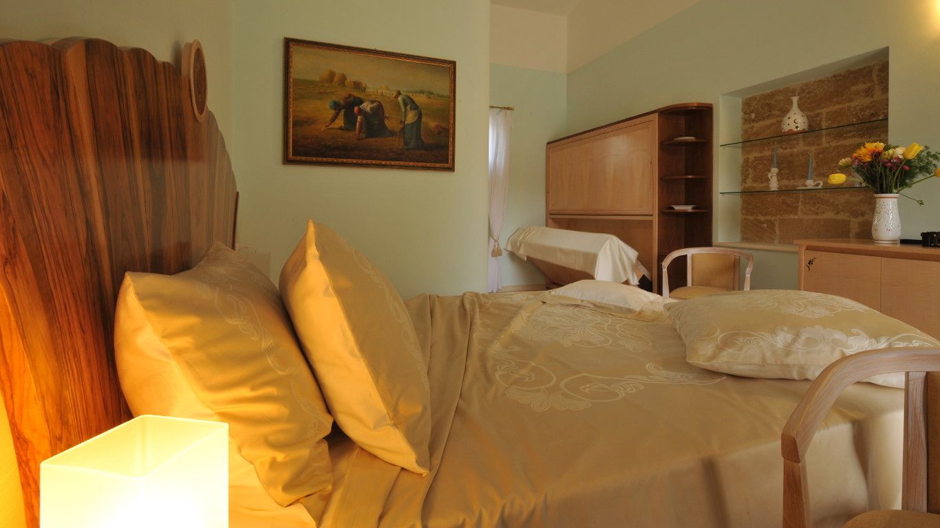 minibar, in-room safe, desk, laptop workspace