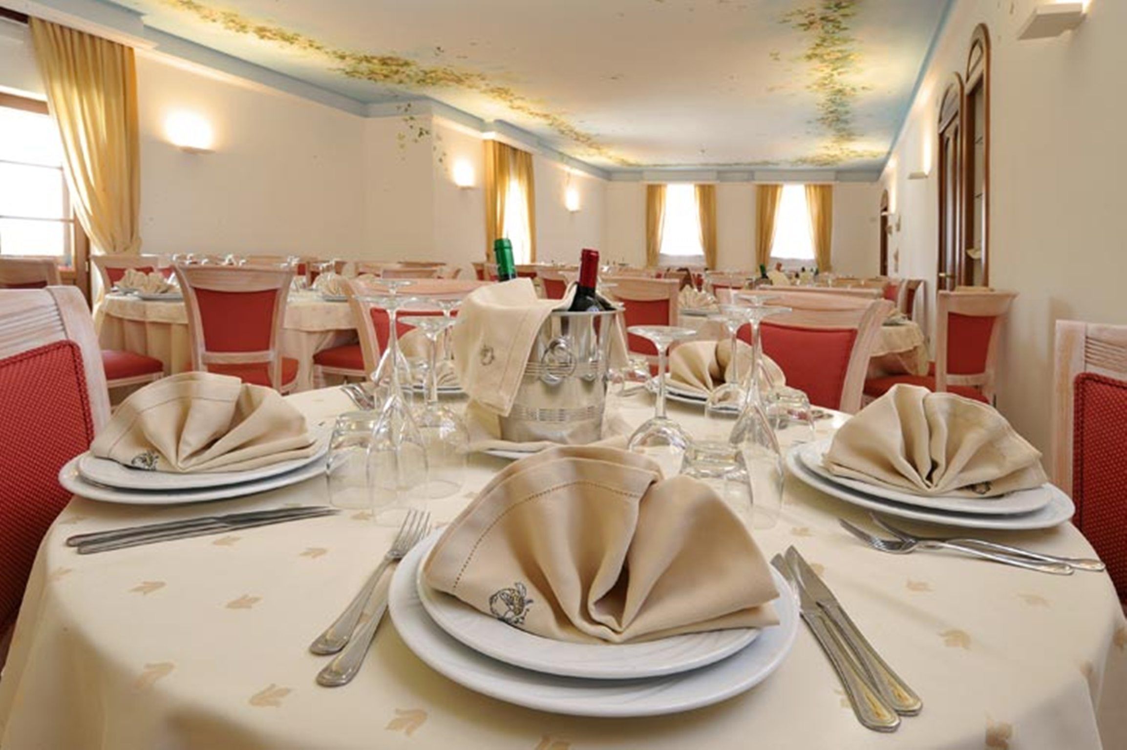 lunch and dinner served, local cuisine