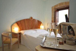 Superior-Doppelzimmer | Minibar, Zimmersafe, Schreibtisch, laptopgeeigneter Arbeitsplatz