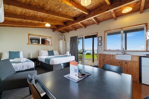 Studio (Motel) | 1 bedroom, free WiFi, bed sheets