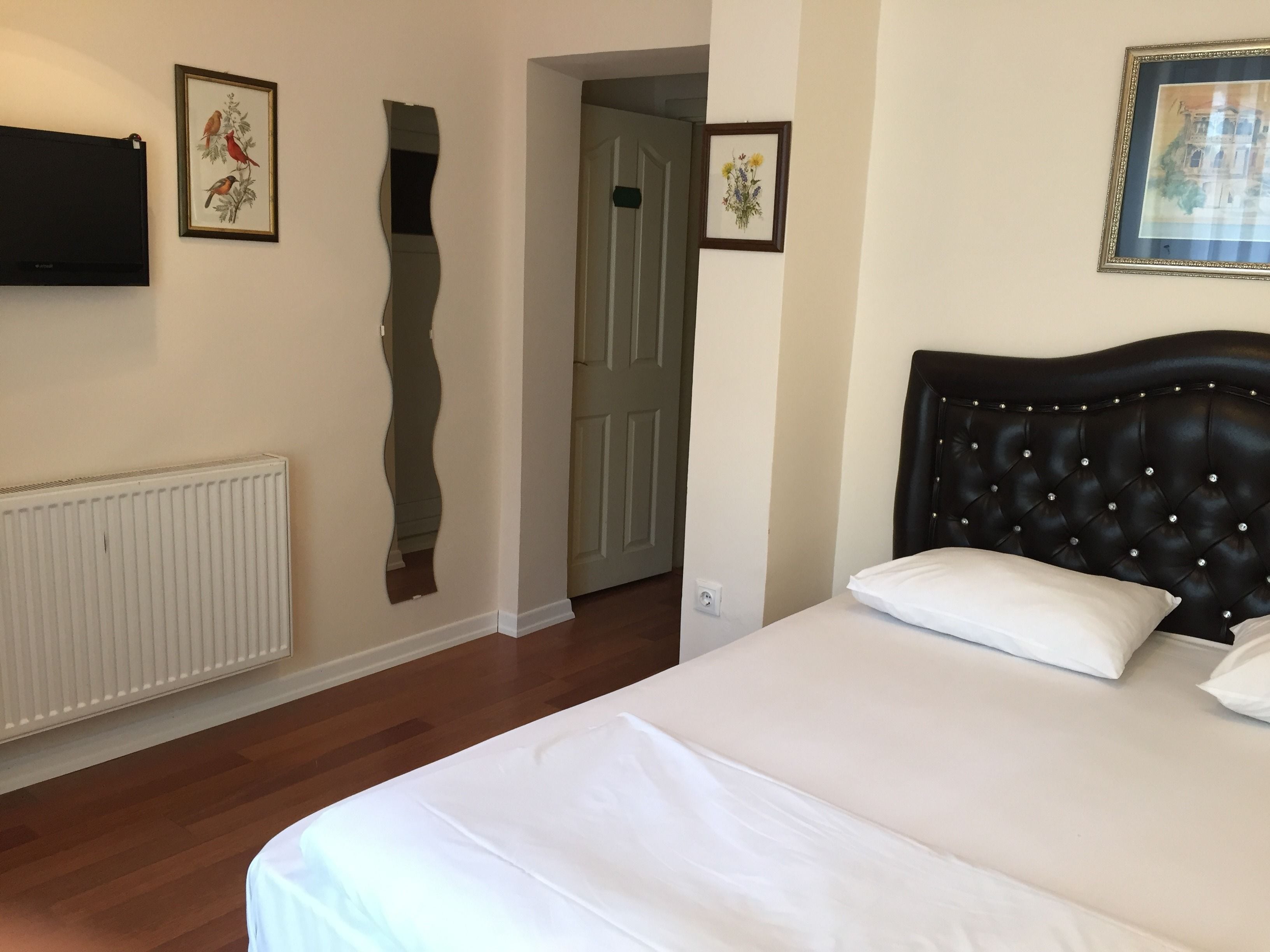 Iron/ironing board, free WiFi, bed sheets