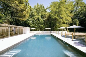Seasonal outdoor pool, pool umbrellas, sun loungers