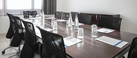 Toplantı salonu/imkânları