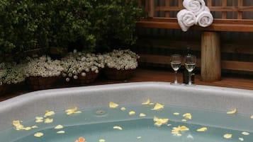 室外 SPA 浴池