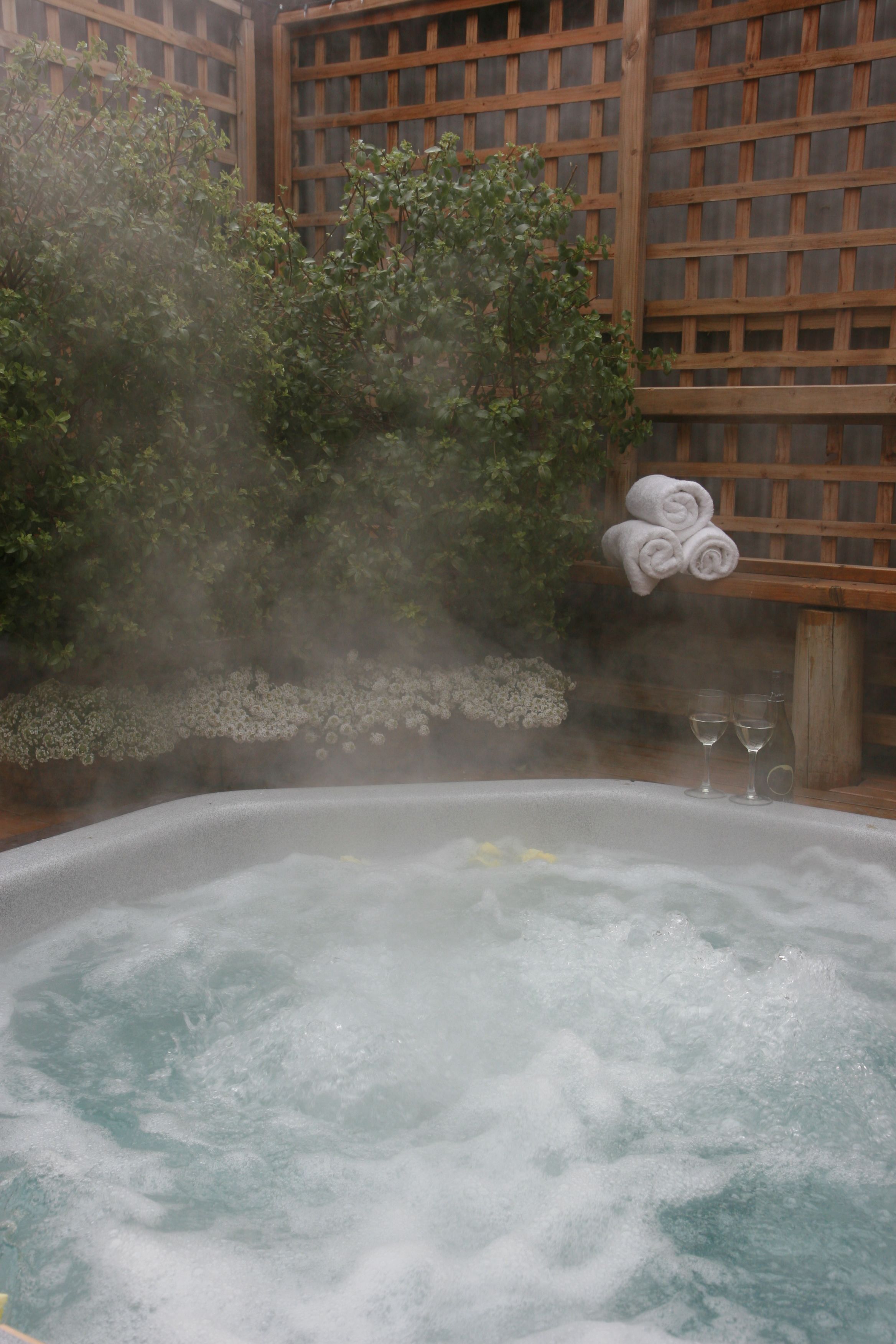 Outdoor spa tub