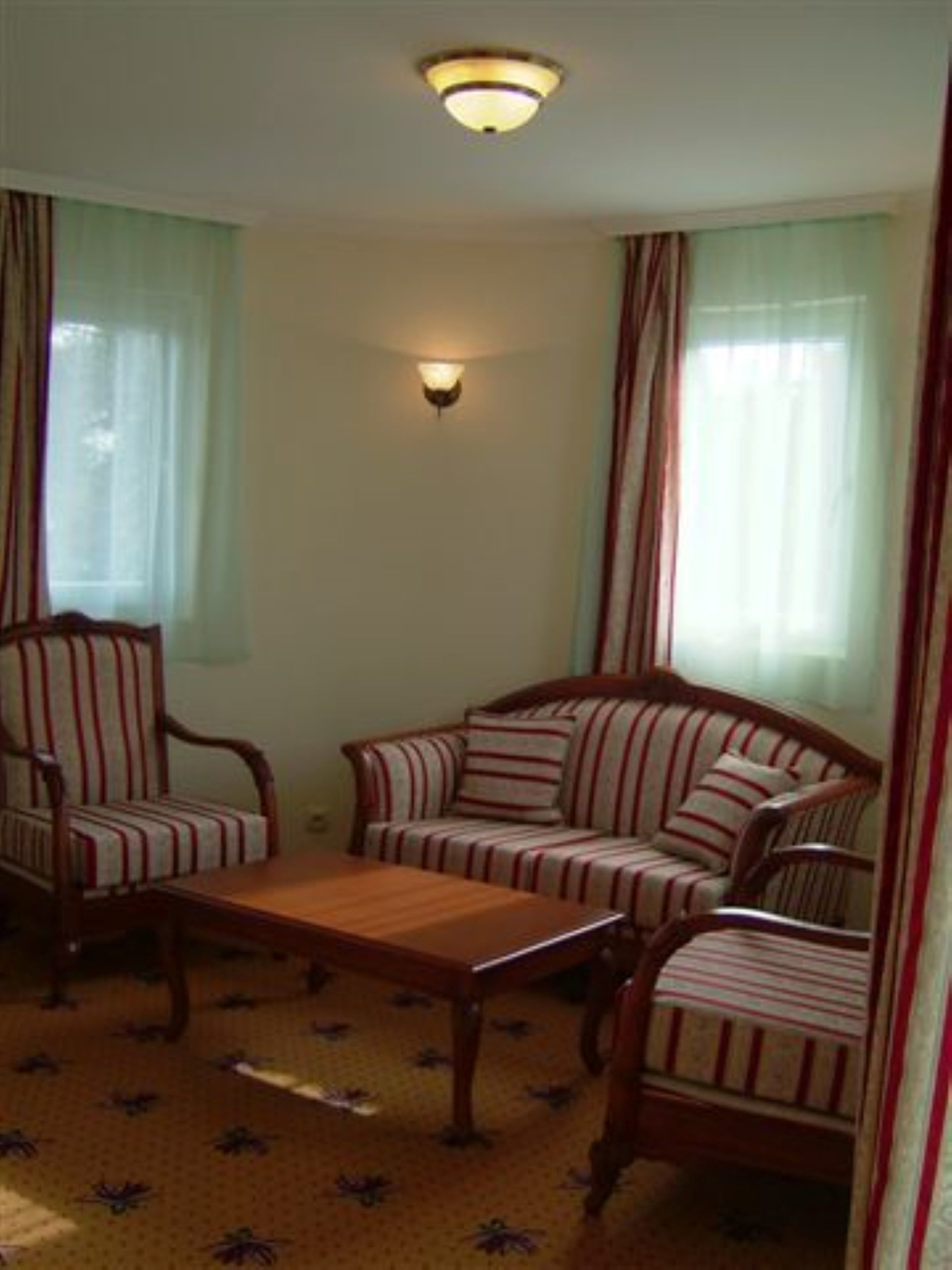 superior double room, balcony | in-room safe, free wifi, bed sheets