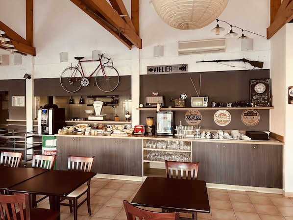 Daily buffet breakfast (EUR 9 per person)