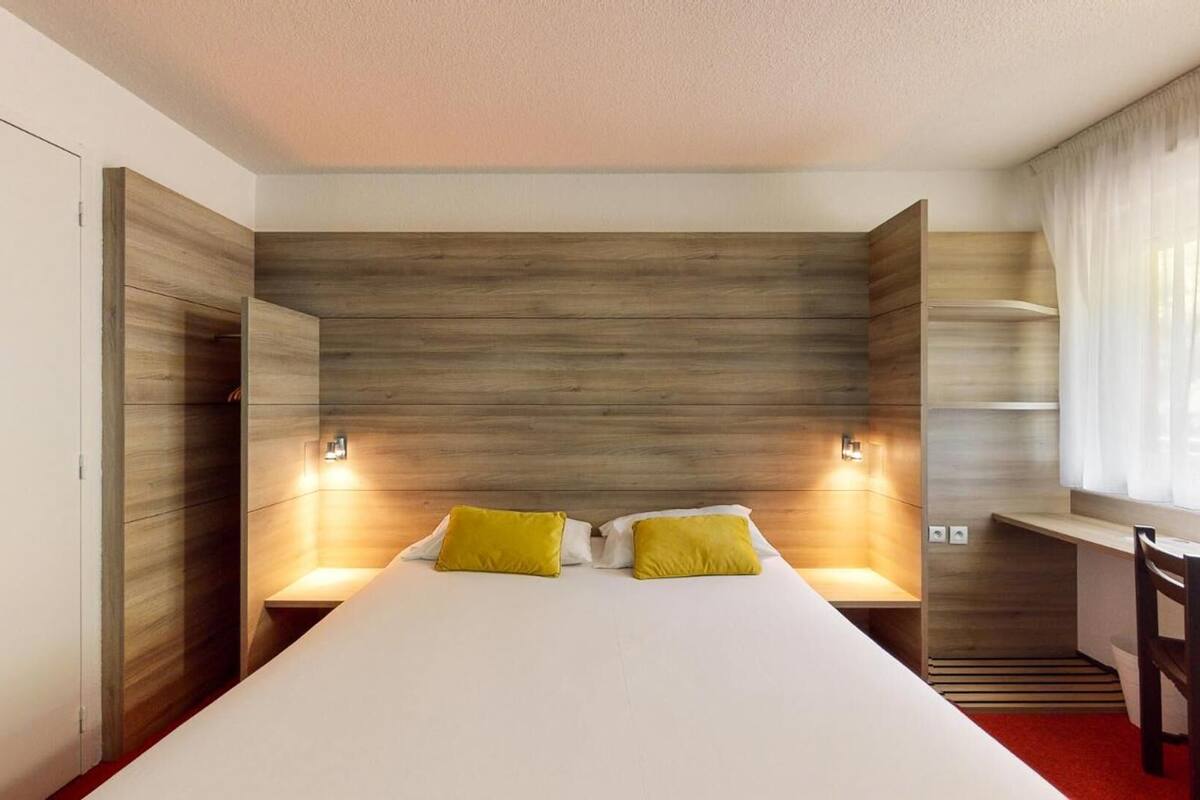 select comfort beds, desk, soundproofing, iron/ironing board