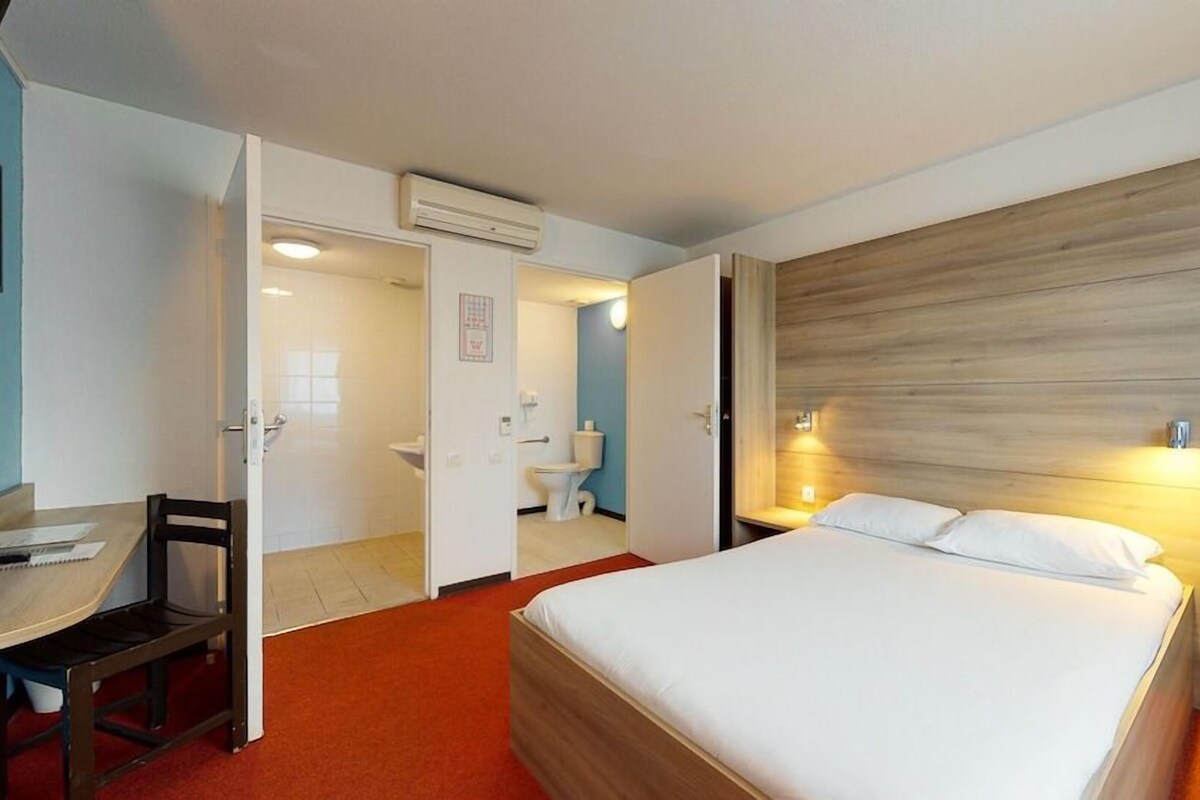 Select Comfort beds, desk, soundproofing