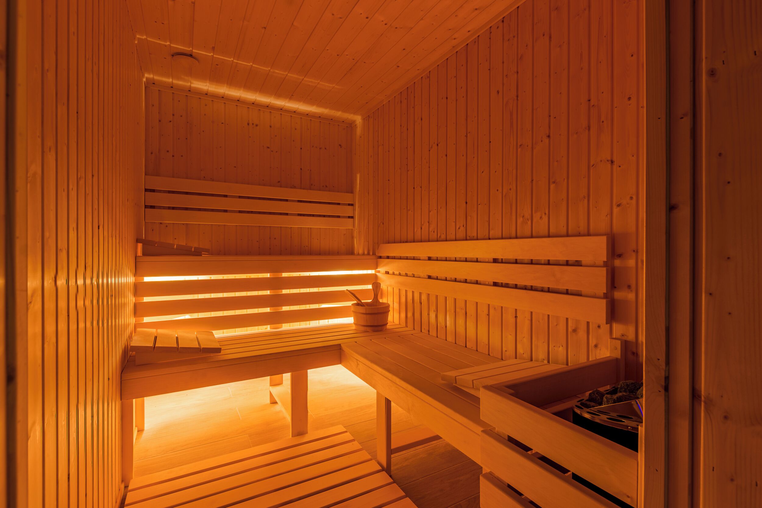 couples treatment room(s), sauna, hot tub, steam room