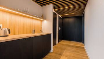 Junior Apartment | Premium bedding, in-room safe, cribs/infant beds, free WiFi