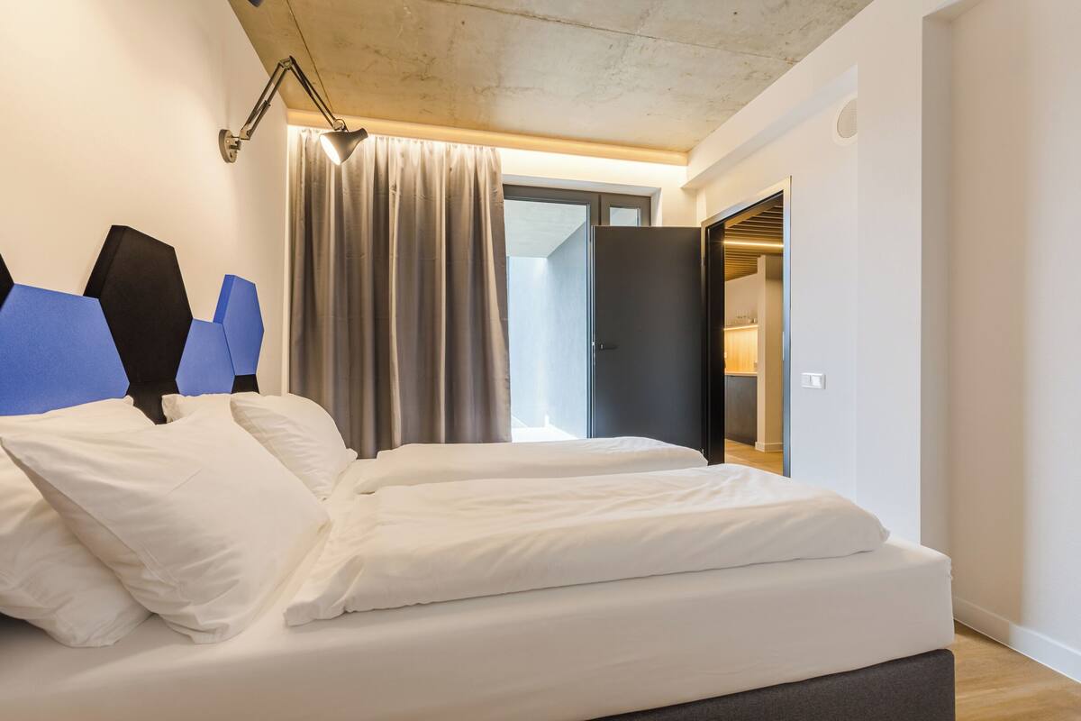 junior apartment | 1 bedroom, premium bedding, in-room safe, cots/infant beds