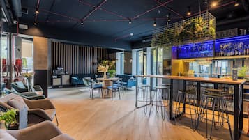 Cocktail bar