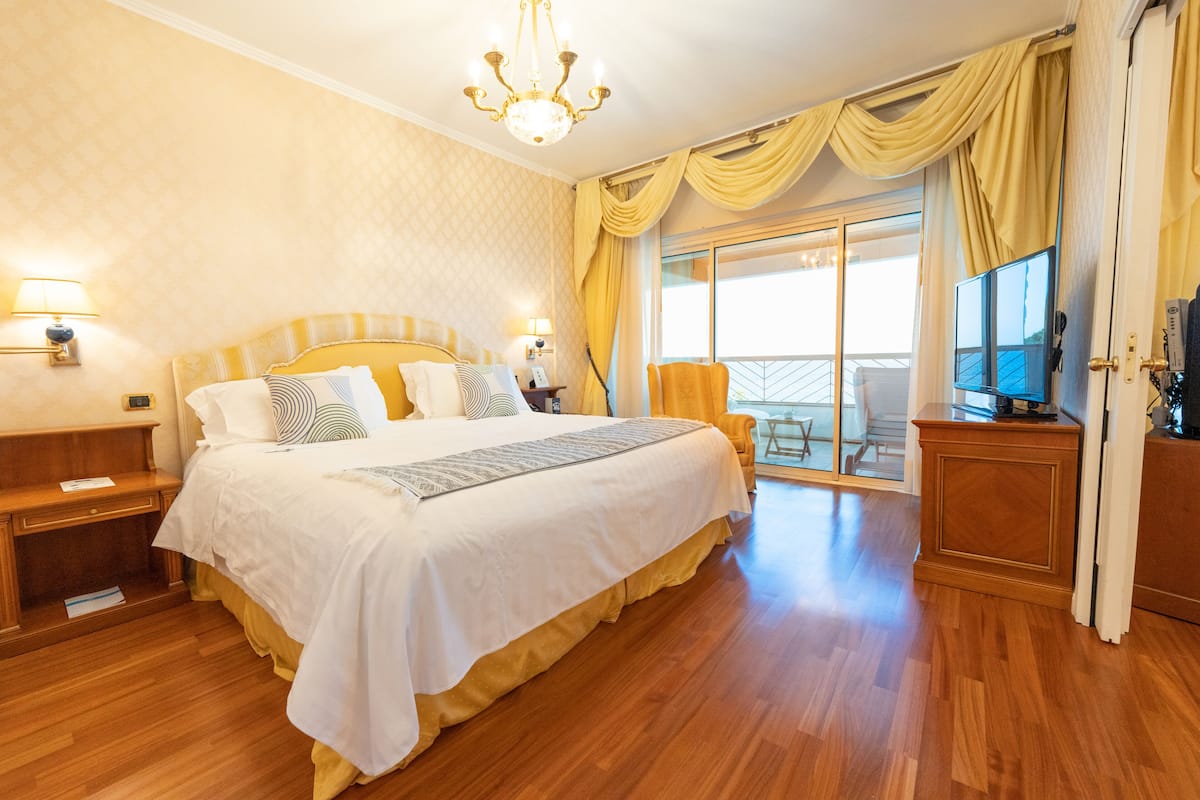 suite royal con vista mare | 1 bedroom, egyptian cotton sheets, premium bedding, down duvets