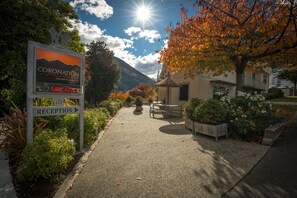 Front of property - Coronation Lodge (Queenstown)
